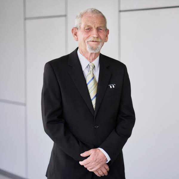 Councillor Peter Garnham headshot