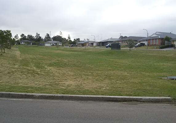 Off leash dog area at Gillieston Heights