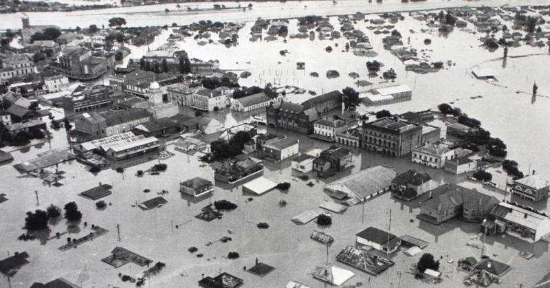 Aerial photograph of Maitland during 1955 Hunter Valley flood