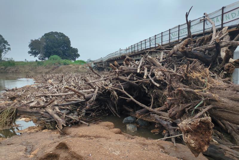 Flood debris at Melville Ford Bridge