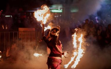 Fire twirler